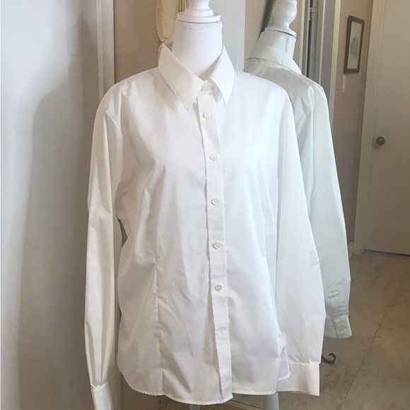 White tailored blouse with button cuff. - Picture 9 of 9